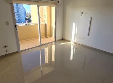 Departamento de 2 ambientes, Lanús · Depto Semipiso 2 Amb C/doble Orientación