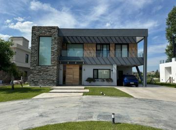 Casa de 5 ambientes, Ezeiza · Hermosa Casa a La Venta en Terralagos Canning/posibilidad de Financiación