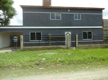 Casa · 230m² · 6 Ambientes · 2 Cocheras · Dos Casas en Venta con Piscina Villa San Isidro - Córdoba