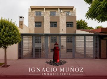 Casa de 4 ambientes, La Matanza · Triplex de 4 Ambientes con Cochera y Fondo