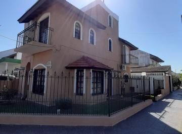 Casa de 4 ambientes, Almirante Brown · Vendo Excelente Casa.