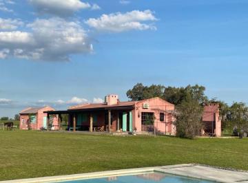 Casa · 250m² · 5 Ambientes · Excelente Casa Sobre Chacra de 5 Has en El Chaja