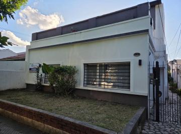 PH · 70m² · 3 Ambientes · Venta - PH de 3 Amb C/terraza y Quincho. Lomas de Zamora