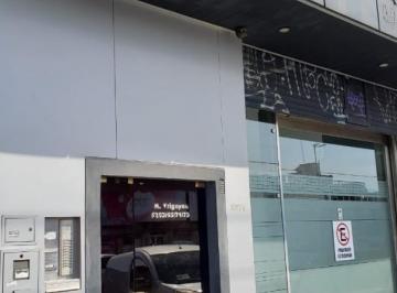 Departamento · 43m² · 2 Ambientes · Venta - Amplio Depto T/casa de 2 Amb Buena Ubicacion! Lanus