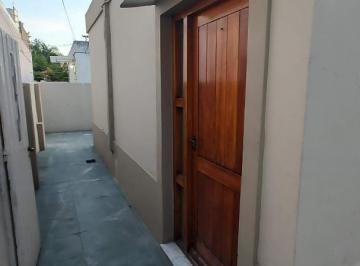 PH · 65m² · 3 Ambientes · Venta - Depto Tipo Casa 3 Amb con Patio y Parrilla. Banfield