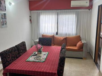 Departamento · 55m² · 3 Ambientes · 1 Cochera · Venta - Depto 3 Amb Modernizado C/espacio de Cochera