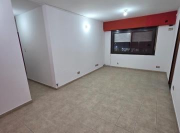 Departamento · 55m² · 3 Ambientes · 1 Cochera · Venta - Depto 3 Amb Modernizado C/espacio de Cochera