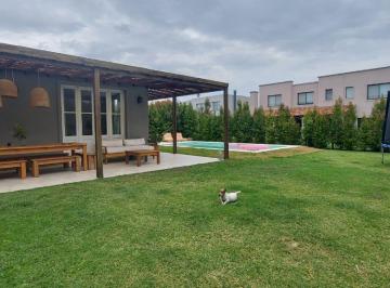 Casa de 5 ambientes, Tigre · Casa en Alquiler Temporal Enero 2027 (Desde El 31.12 Al 31 de Enero 2027)