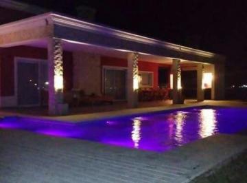 Casa de 5 ambientes, San Vicente · Espectacular Casa en 1 Planta en Fincas de San Vicente C/ Piscina, Quincho y Gran Lote