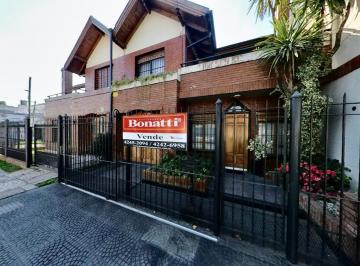 Casa · 132m² · 5 Ambientes · 1 Cochera · Casa - Banfield Oeste