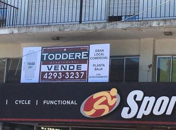 Local comercial , Almirante Brown · Gran Local Comercial en Planta Baja en Excelente Ubicacion
