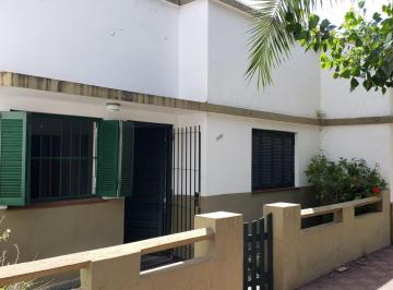 Casa · 140m² · 5 Ambientes · 1 Cochera · Venta - Dos Casas 3 Amb c/u C/garage y Patio! Banfield