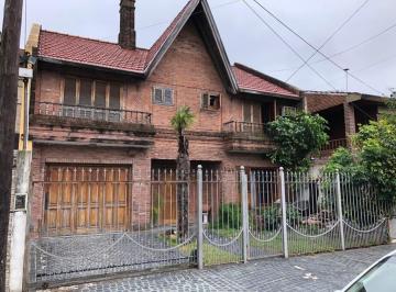 Casa de 4 ambientes, La Matanza · Casa - 4 Amb - Lote 10x28 - con Patio y Cochera P/ 3 Autos - con Renta