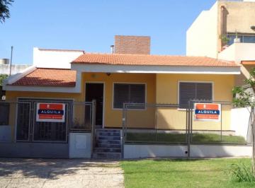 Foto · Barrio Quebrada de Las Rosas - Excelente Casa de 2 Dorm., Amplia y Luminosa con Garaje, Jardín