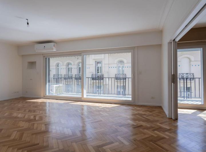 Departamento · 214m² · 5 Ambientes · 1 Cochera