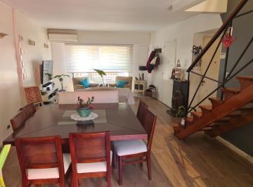 Casa · 111m² · 4 Ambientes · 1 Cochera · Casa de 4 Ambientes a La Venta en Martínez