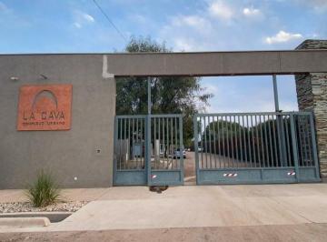 Casa de 4 ambientes, Luján de Cuyo · Dúplex en Alquiler/ Semiprivado/ 2 Dorm./ Cochera/ Patio