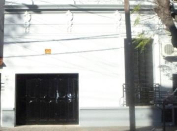 Casa · 70m² · 2 Ambientes · 1 Cochera · Venta PH en Lanús Oeste Tipo Casa Al Frente con Cochera