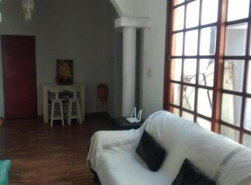 Casa · 138m² · 5 Ambientes · Casa - Avellaneda