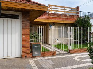 Casa · 120m² · 3 Ambientes · 3 Cocheras · Casa - Banfield Oeste
