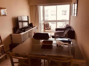 Departamento · 55m² · 3 Ambientes · Departamento de 3 Amb a La Calle con Balcon