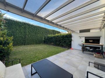 Casa de 5 ambientes, San Isidro · Formidable Tríplex 190 m² + Cochera + Jardín + Parrilla