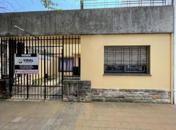 PH de 3 ambientes, La Matanza · Amplia Casa en PH de 3 Amb. Al Frente C/cochera en Excelente Ubicacion.