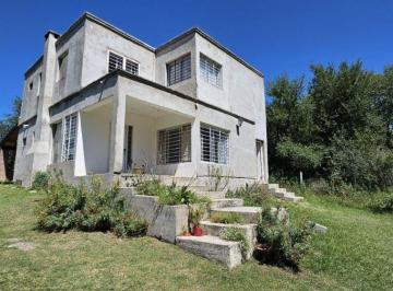 Casa de 7 ambientes, Cosquín · Venta de Casa con Pileta, Cochera y Gran Parque, en Molinari - Cosquín