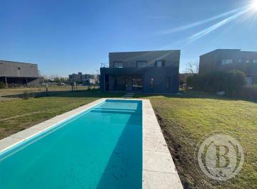 Casa de 5 ambientes, Escobar · Bustamante Prop El Canton Islas 11196 Casa Venta Escobar