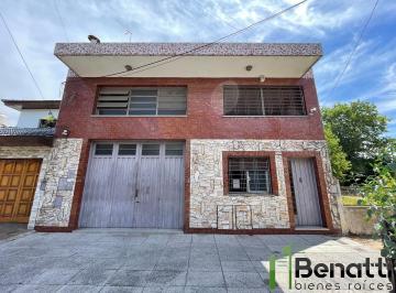 Bodega-Galpón · 292m² · 2 Ambientes · Galpón 300 m² Aprox. con Posibilidad de Extensión.