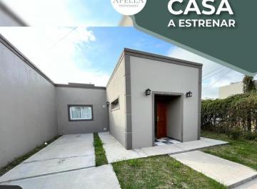 Casa · 100m² · 3 Ambientes · Venta - Excelente Casa a Estrenar