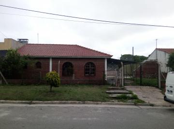Casa de 2 ambientes, Mar del Plata · Megaoportunidad a Pasos del Mar! Vendo Chalet