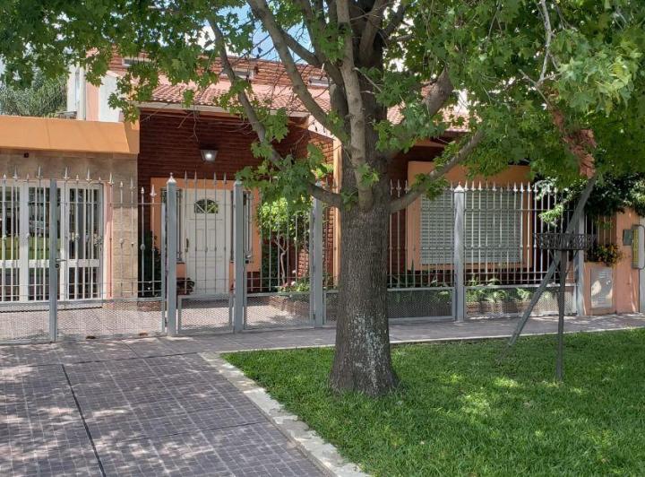 Casa · 370m² · 5 Ambientes