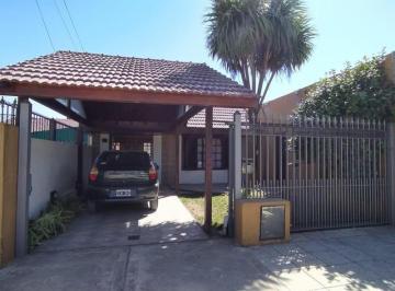 Casa · 200m² · 4 Ambientes · 1 Cochera · Chalet 4 Ambientes con Quincho