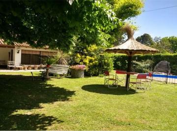 Quinta vacacional de 7 ambientes, Moreno · Gervasio Posadas 3622 Hermosa Casa Quinta con Pileta y Gran Parque "La Reja"