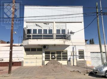 Local comercial · 600m² · 10 Ambientes · 10 Cocheras · Local con Oficinas y Galpón Venta Centro Sur Neuquén