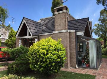 Casa de 4 ambientes, Berazategui · Vendo Hoy! Interesante Casa en Country Club El Carmen