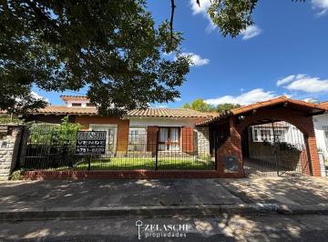 Casa · 150m² · 4 Dormitorios · Venta: Chalet - Saint Exupery - Ciudad Jardin - Zelaschi Propiedades