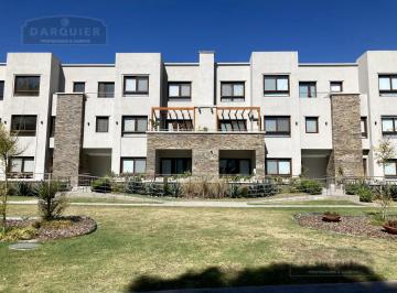 Casa · 99m² · 2 Dormitorios · 1 Cochera · Casa - Adrogue