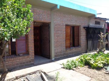 Casa de 4 ambientes, Almirante Brown · Venta de Casa en Adrogue: Casa con 2 Dorm. y Dpto. Garage P/2 Vehuculos