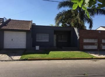 Casa · 80m² · 4 Ambientes · 2 Cocheras · Casa - Lomas de Zamora Este