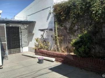Casa · 120m² · 4 Ambientes · 1 Cochera · Excelente Propiedad en Venta