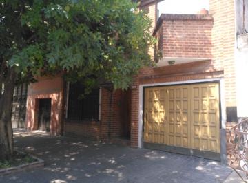 Casa de 5 ambientes, Villa Soldati · Casa en Venta de 4 Dorm. C/ Cochera en Villa Soldati