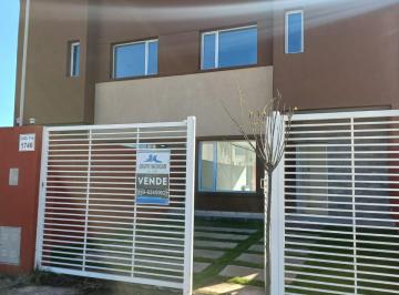 Casa de 5 ambientes, Plottier · Venta Duplex Barrio Altos de Alberdi IV