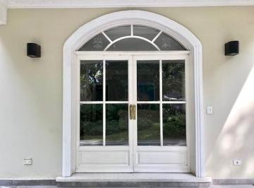 Entrada principal · Alquiler Casa Estilo Clasico en San Jorge Village