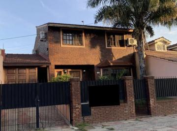 Casa · 220m² · 5 Ambientes · 3 Cocheras · Casa - Tigre