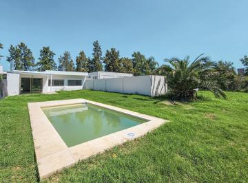 Casa · 130m² · 4 Ambientes · 1 Cochera · Casa de 3 Dorm. a Estrenar