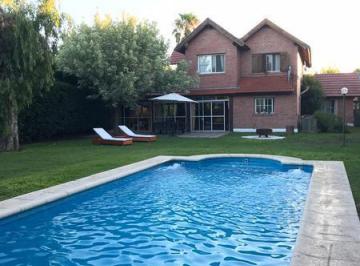 Casa · 200m² · 6 Ambientes · 3 Cocheras · Casa en Venta Echeverria del Lago Canning