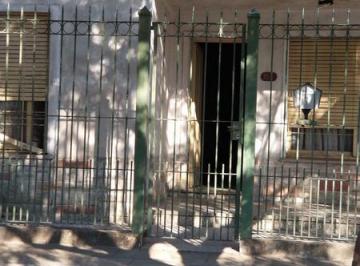 Casa · 106m² · 4 Ambientes · 1 Cochera · Casa 3 Dorm. - Lomas de Zamora Oeste