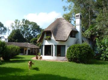 Casa de 6 ambientes, Pilar · Predio Excelente Oportunidad Para Desarrollo de Varios Rubros